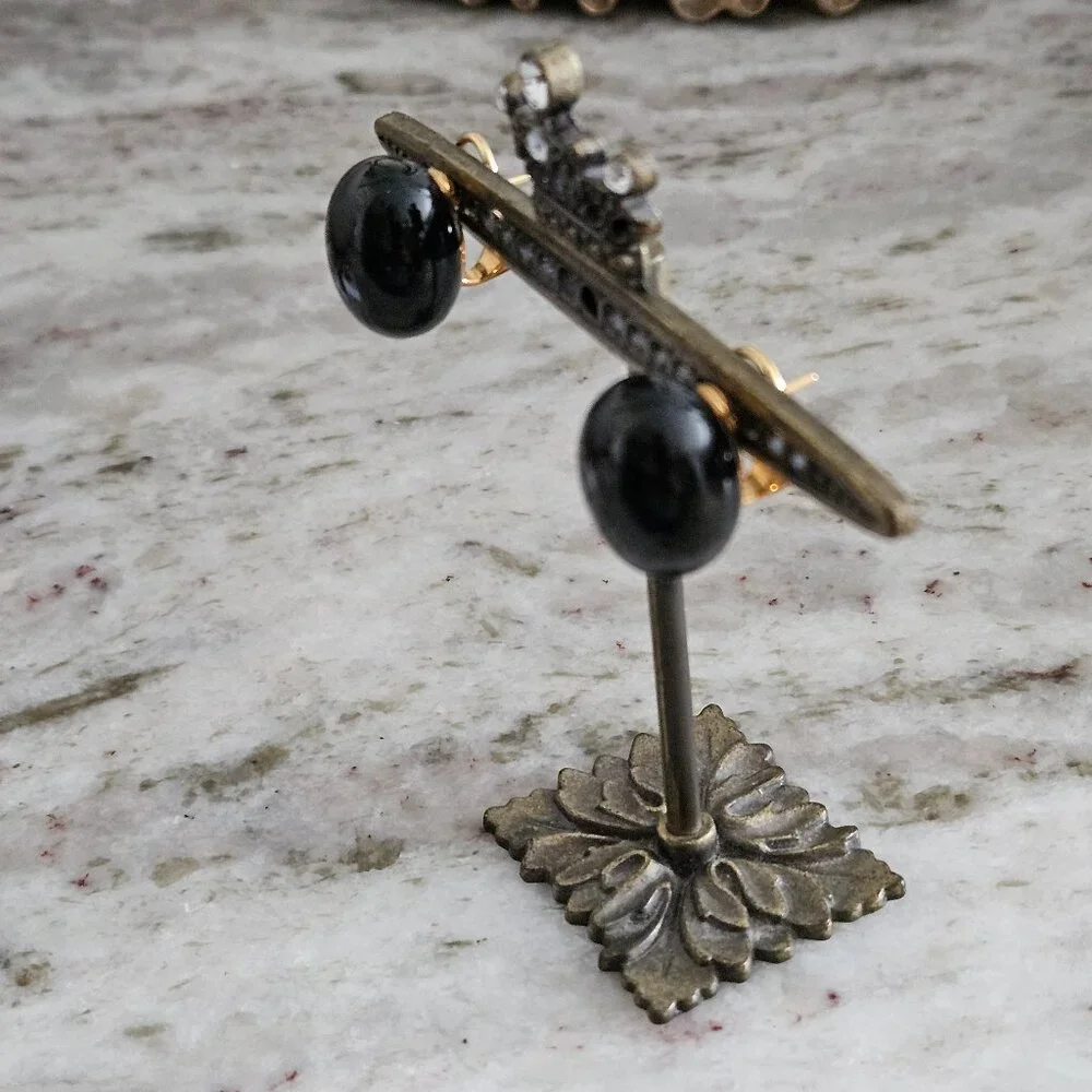 RARE DESIGNER GUMPS LYNN NAKAMURA 18K GOLD BLACK JADE PEBBLE CABOCHON EARRINGS